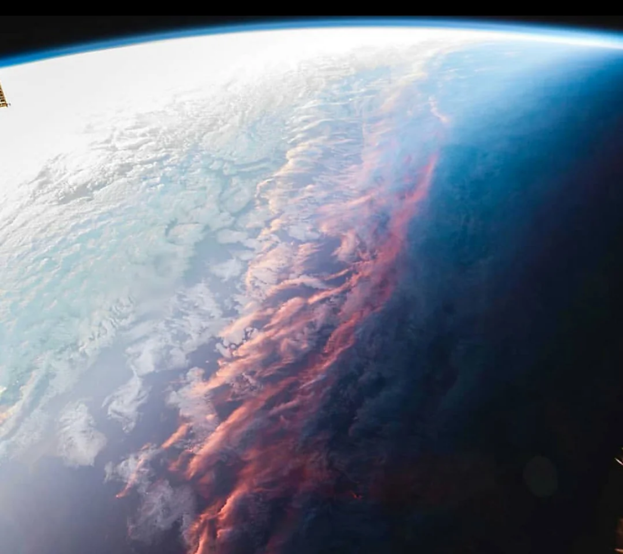 Curiosidades del espacio: Así es un atardecer fuera de la Tierra